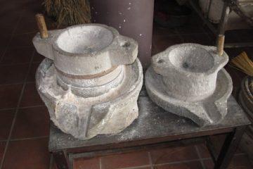 Chiếc cối đá xay bột