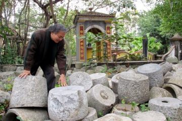 Người trải hồn cùng… cối đá